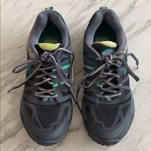 Brooks Cascadia 10 Trail Running Shoe Size 7.5